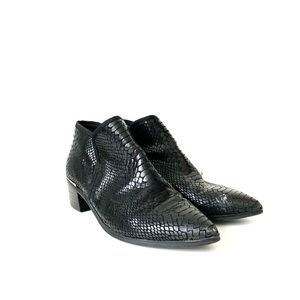 Treasure & Bond Faux Snakeskin Ankle Boots, size 6
